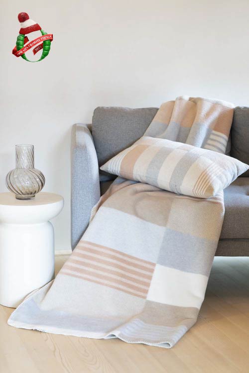 SAVONA throw "Block Party"