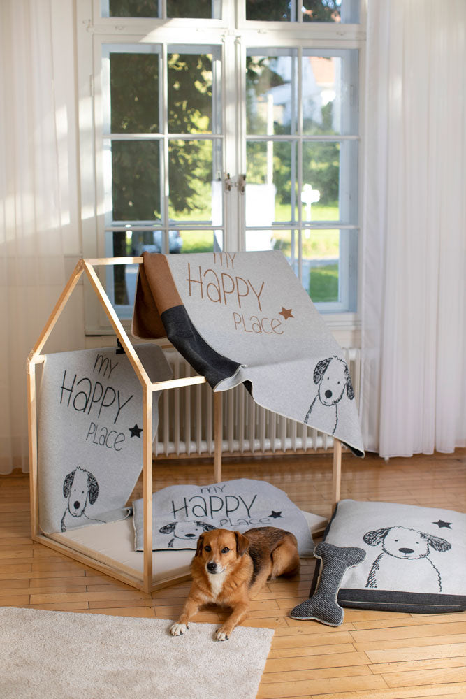 PET blanket "My Happy Place" dog small in . Pet Blanket made by David Fussenegger , a family-run mill in Austria.