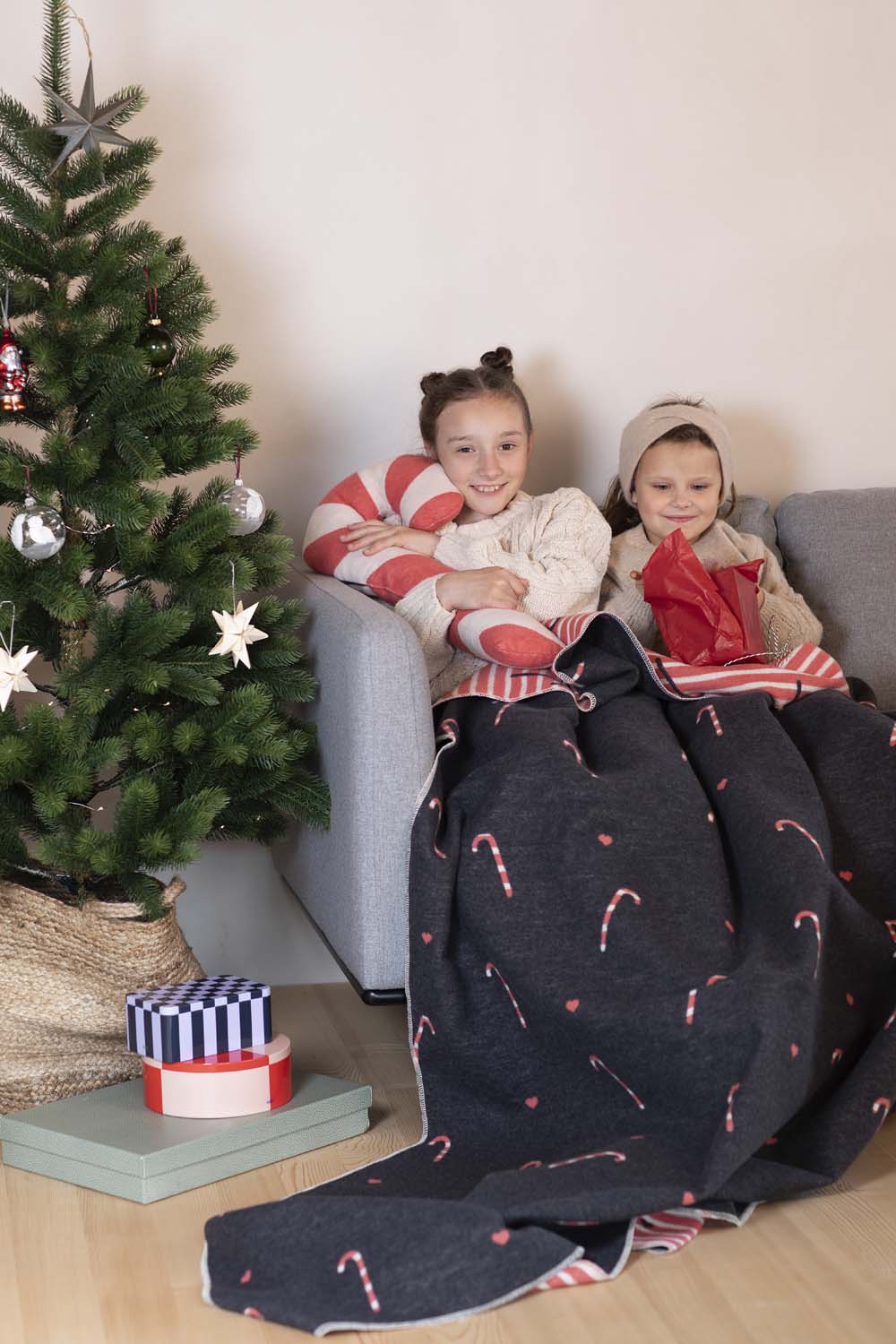 SILVRETTA throw "candy canes allover" in . Throw Blanket made by David Fussenegger , a family-run mill in Austria.