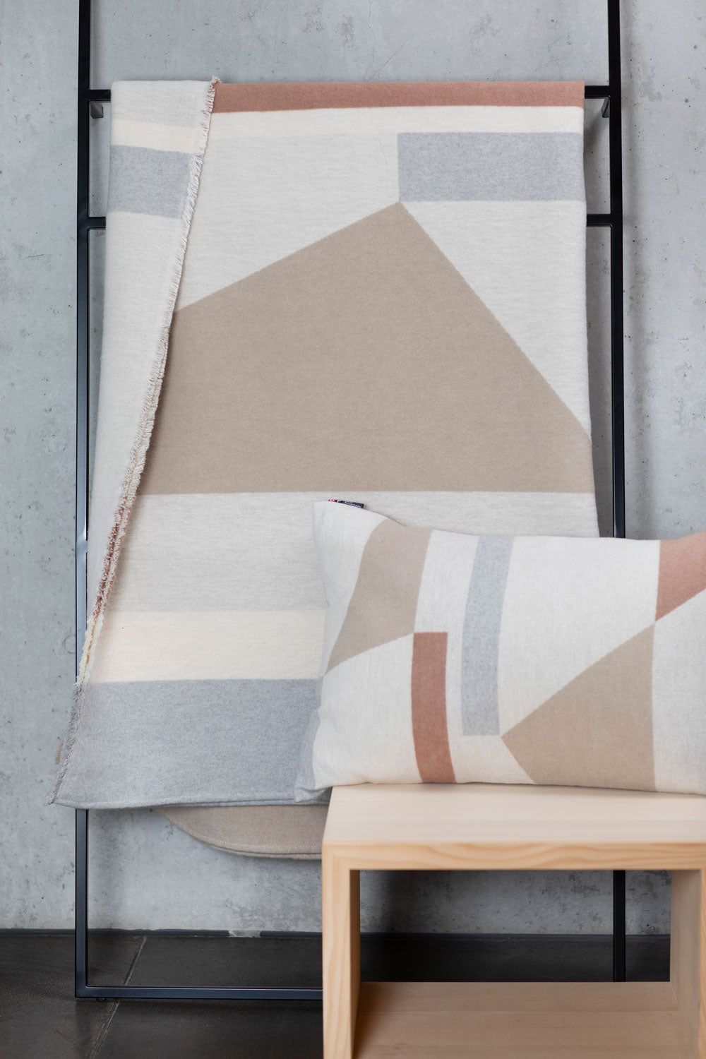 SILVRETTA cushion cover "graphic shapes"