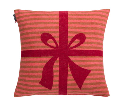 SILVRETTA pillow "present" in bordeaux . Filled Cushion made by David Fussenegger , a family-run mill in Austria.