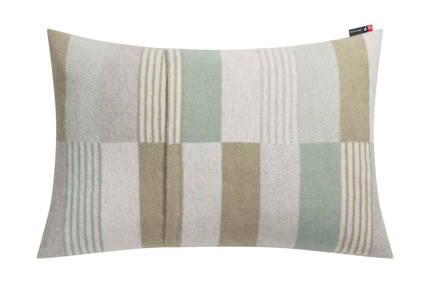 SILVRETTA cushion cover "lines/rectangles" in . Cushion Cover made by David Fussenegger , a family-run mill in Austria.