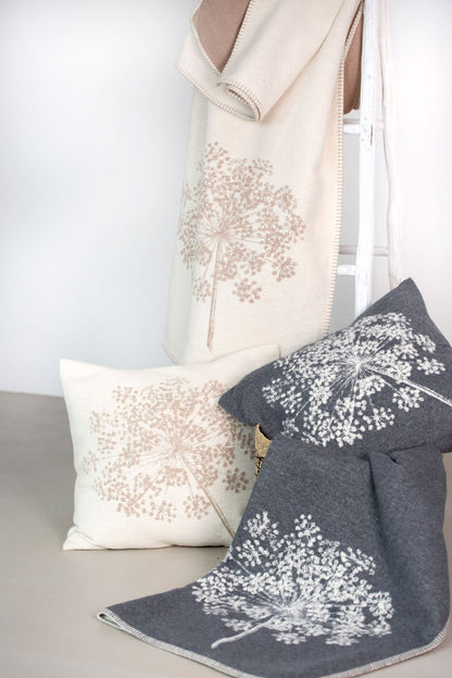 JADE throw "single umbel" organic cotton in . Throw Blanket made by David Fussenegger , a family-run mill in Austria.