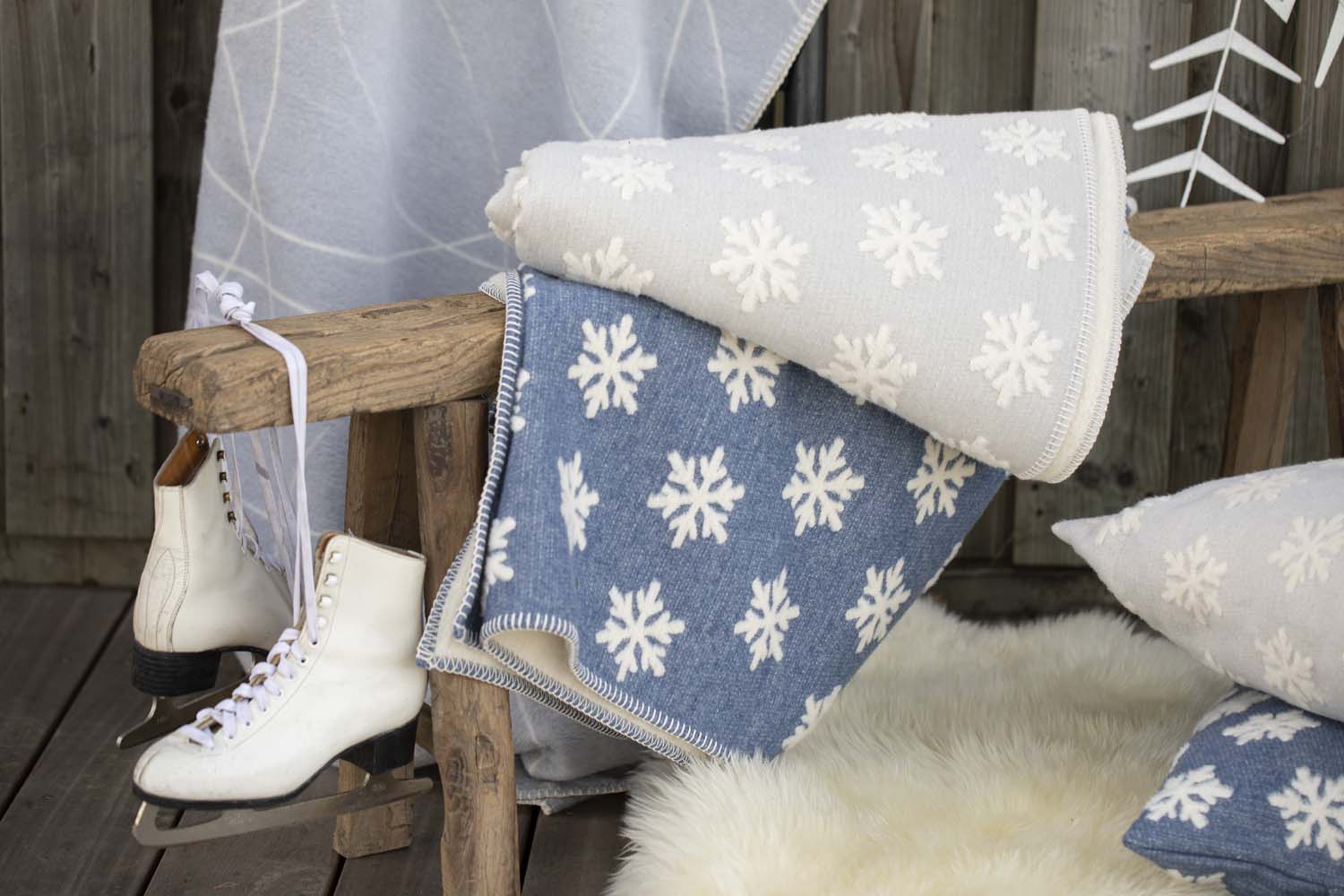 CARLA throw plaid "snowflake" in grey . Throw Blanket made by David Fussenegger , a family-run mill in Austria.