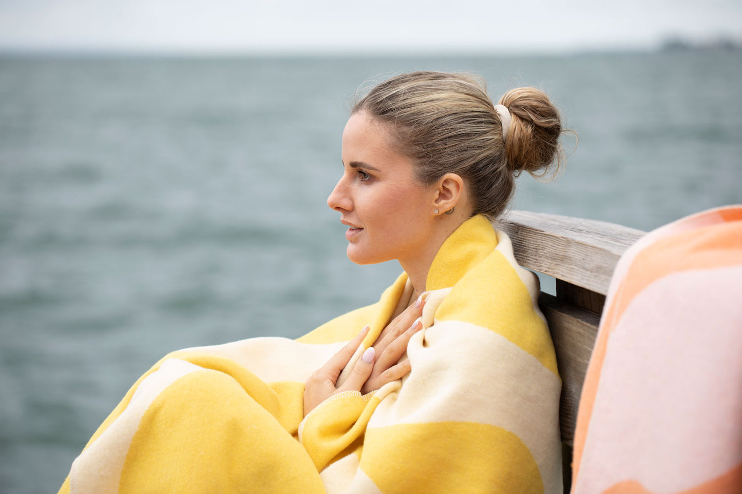 SILVRETTA throw "retro waves"