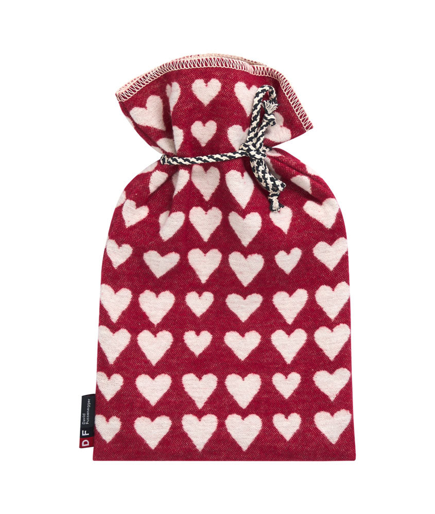 SILVRETTA warming bottle "hearts" in bordeaux . Warming Bottle made by David Fussenegger , a family-run mill in Austria.