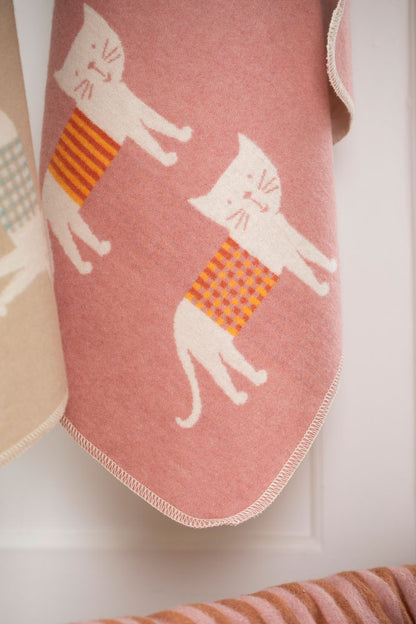 JUWEL baby blanket "cats allover" in . Blanket made by David Fussenegger , a family-run mill in Austria.