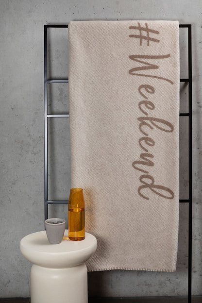 SAVONA throw "weekend"