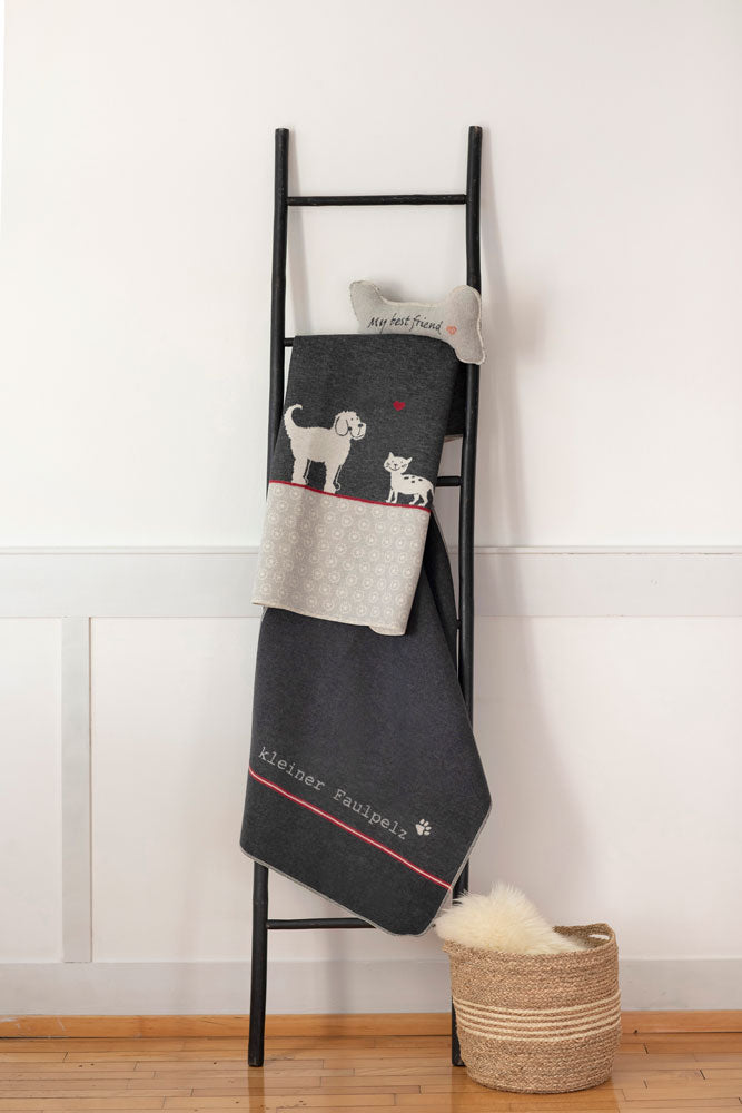 PET blanket "cat & dog" in . Pet Blanket made by David Fussenegger , a family-run mill in Austria.