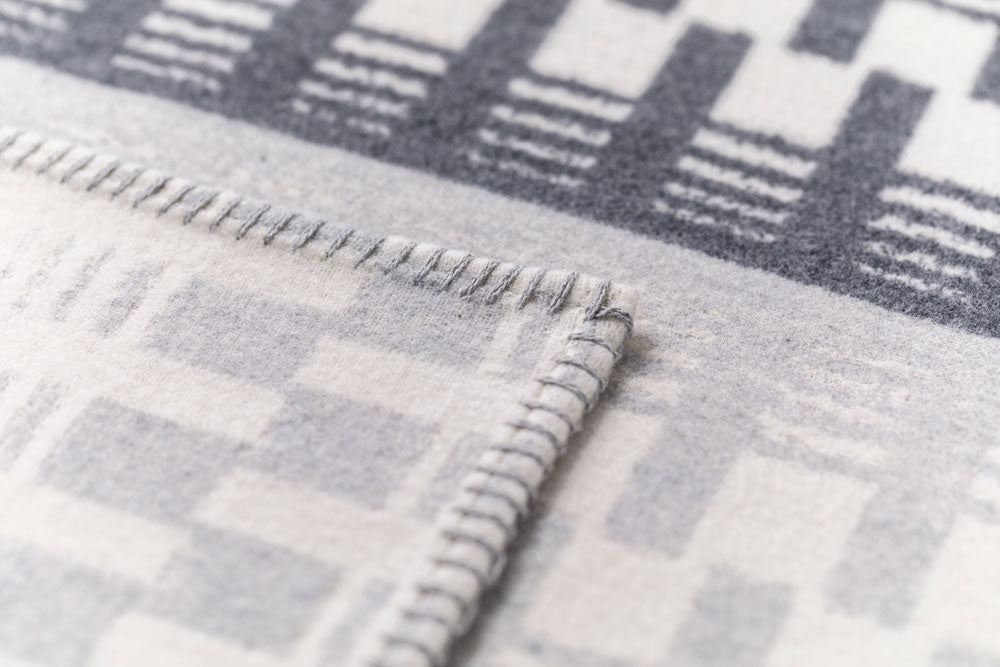JADE throw "geometric stripes" organic cotton