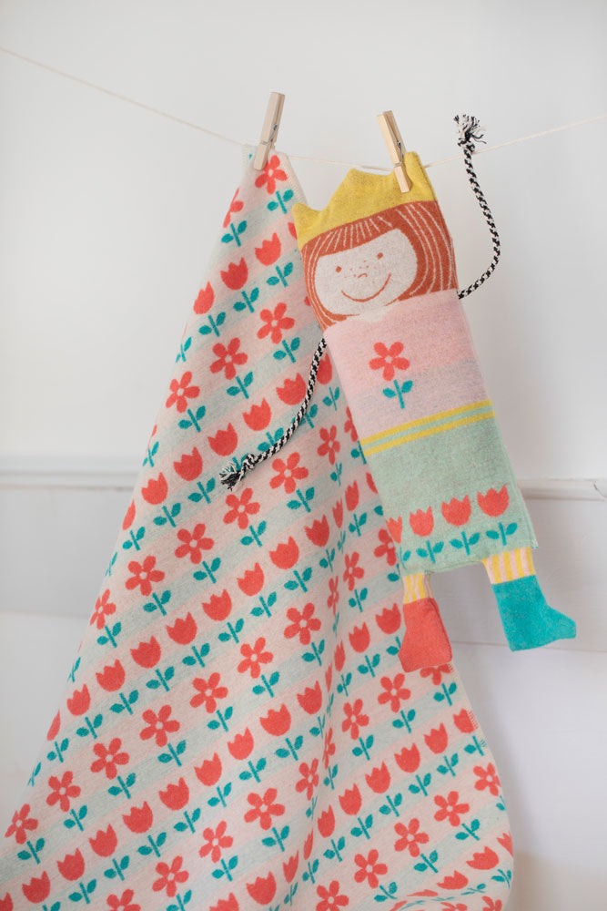 JUWEL puppet/blanket SET "princess" in . Blanket Puppet made by David Fussenegger , a family-run mill in Austria.