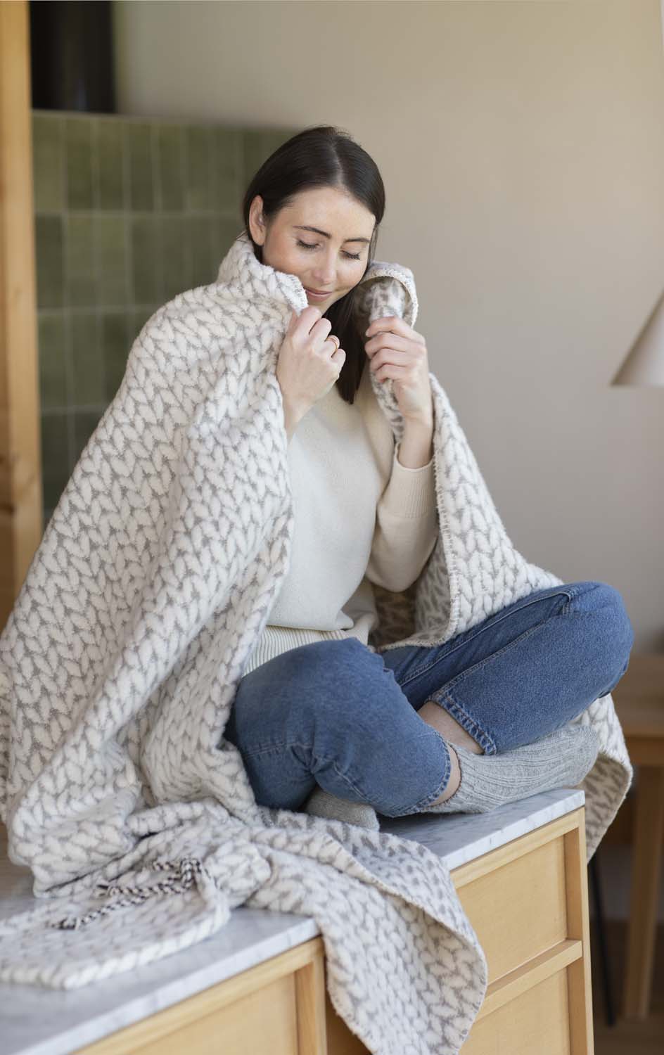 CARLA throw "knitted pattern" in . Throw Blanket made by David Fussenegger , a family-run mill in Austria.