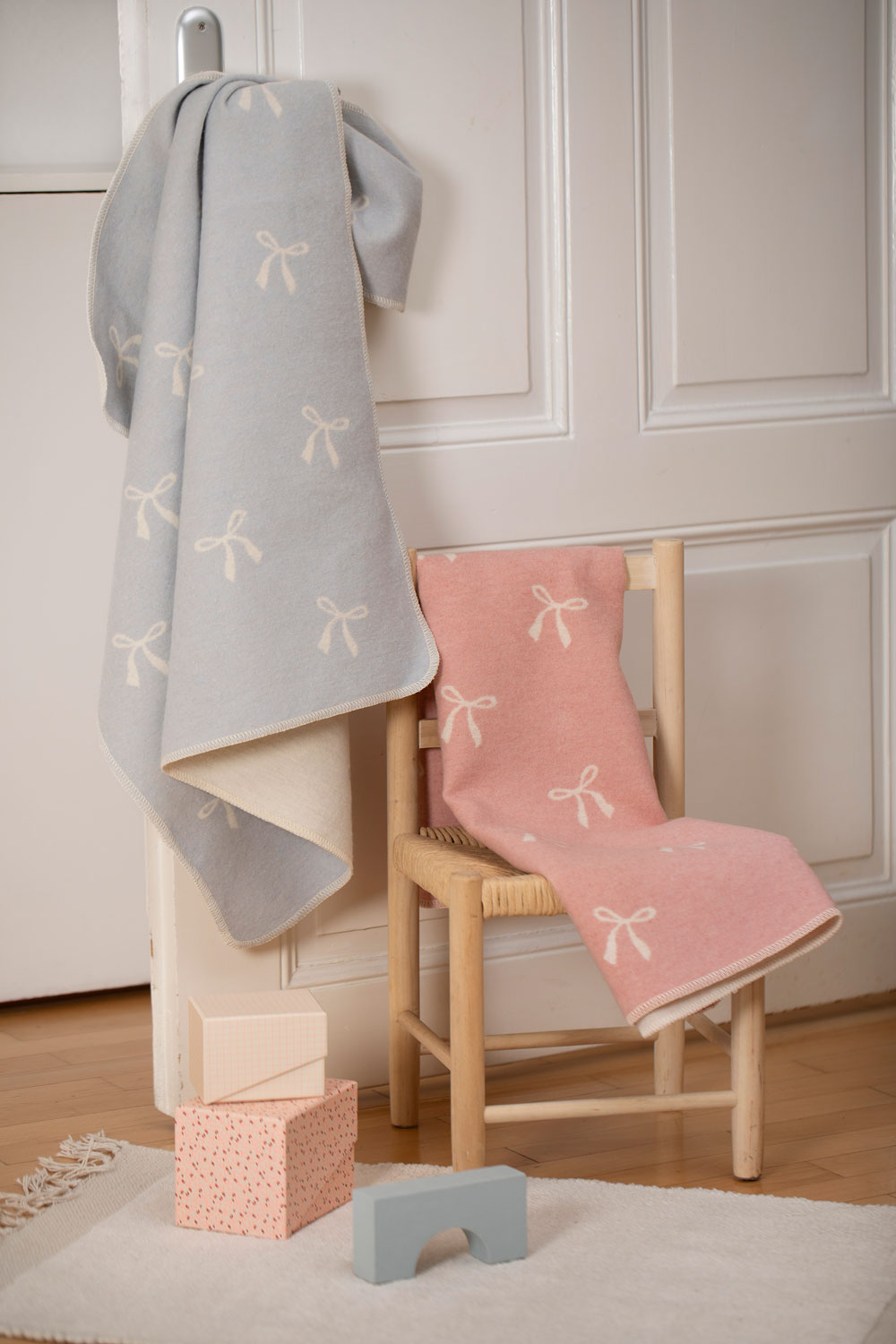 JUWEL baby blanket "bows allover"