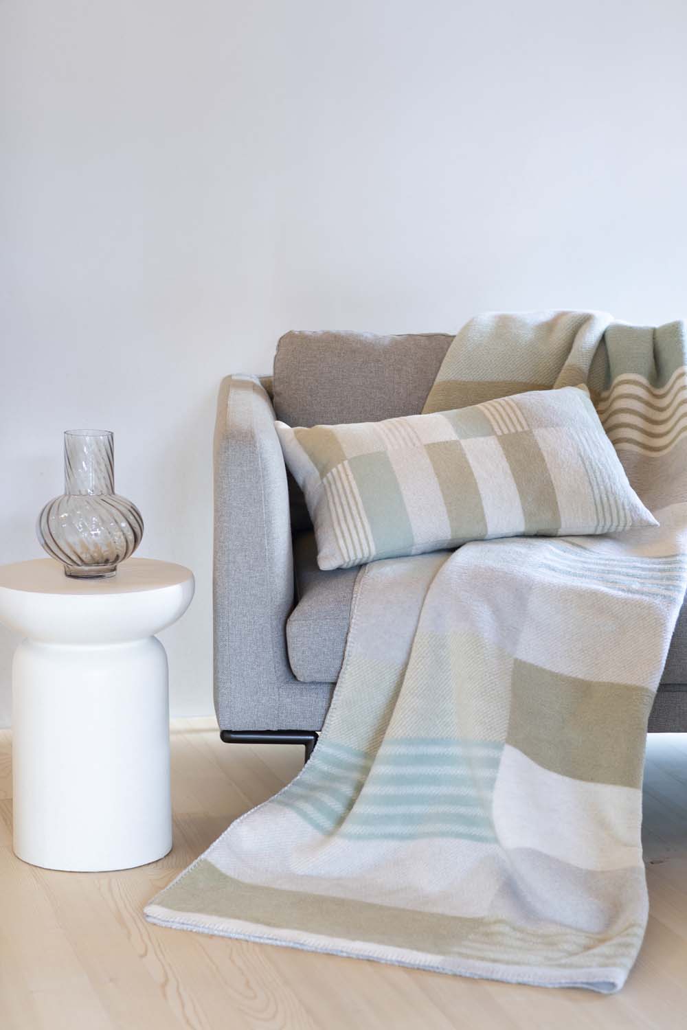 SILVRETTA cushion cover "lines/rectangles" in . Cushion Cover made by David Fussenegger , a family-run mill in Austria.