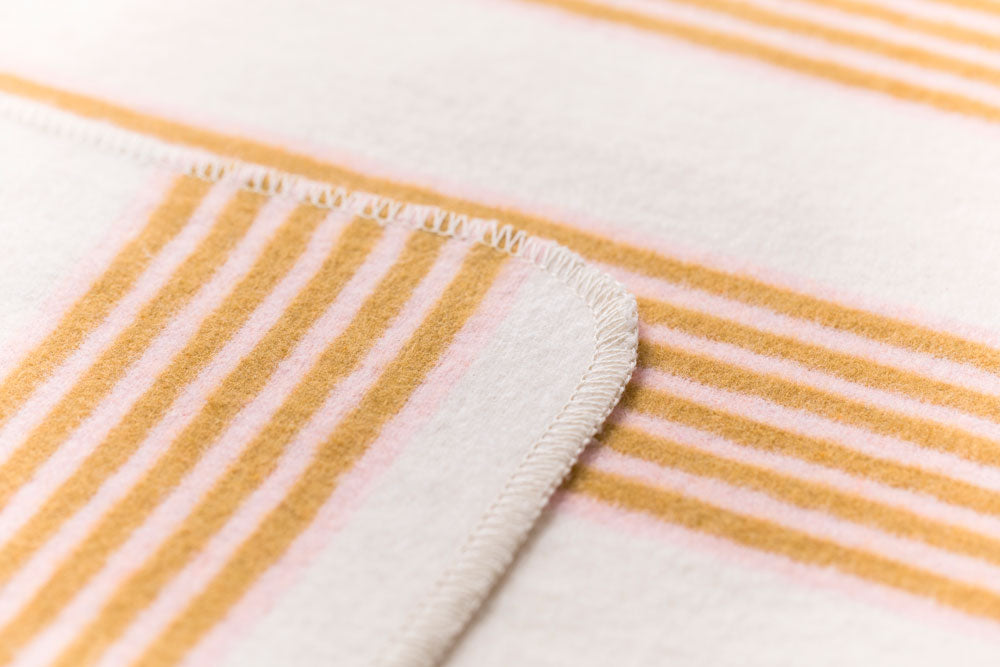 JUWEL puppet/blanket SET "poodle" in . Blanket Puppet made by David Fussenegger , a family-run mill in Austria.