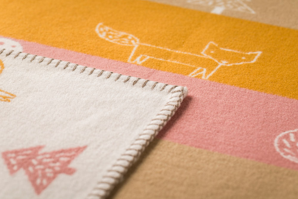LENA baby blanket organic "forest animals" in . Blanket made by David Fussenegger , a family-run mill in Austria.