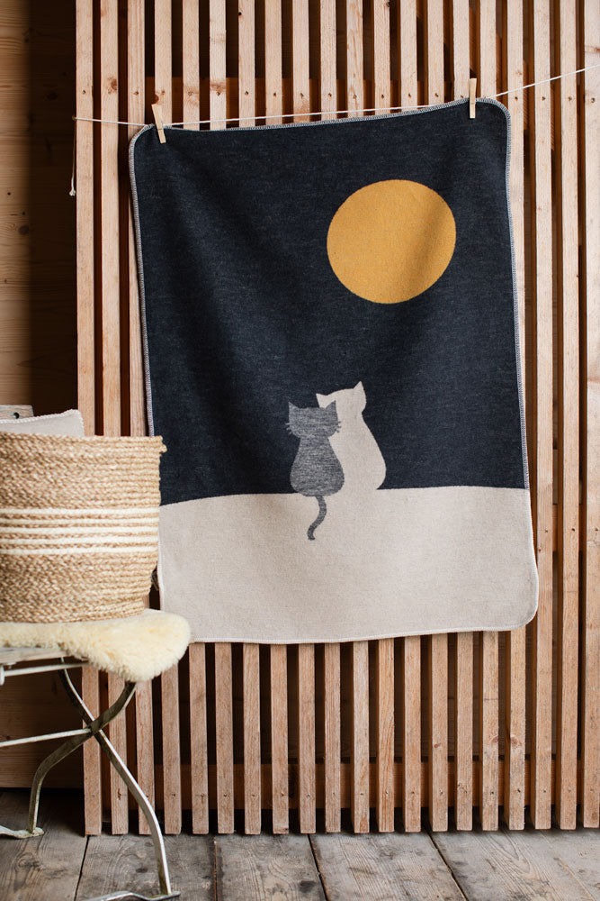 PET blanket "moongazing" in . Pet Blanket made by David Fussenegger , a family-run mill in Austria.