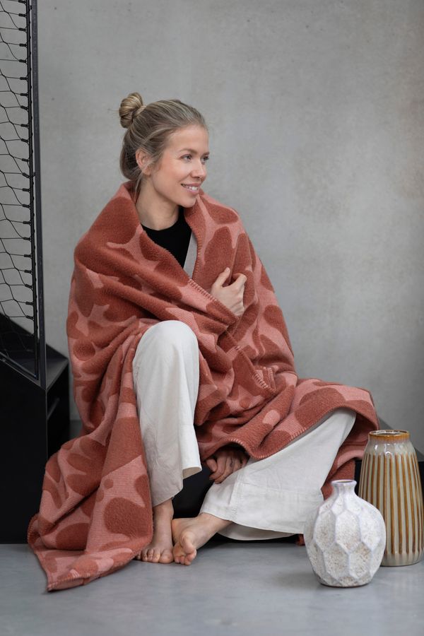 CARLA Throw "Flowers" in . Throw Blanket made by David Fussenegger , a family-run mill in Austria.