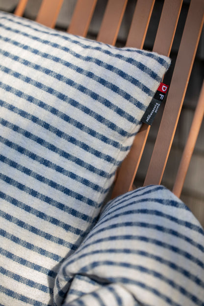 RIVA throw "fine lines"