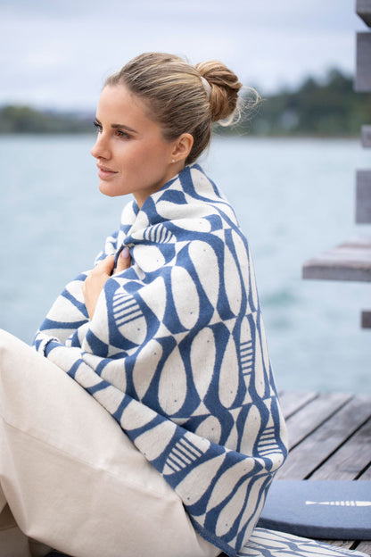 LUCA throw "sardines"