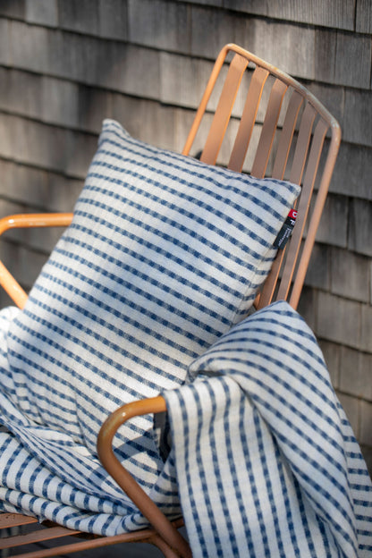 RIVA throw "fine lines"