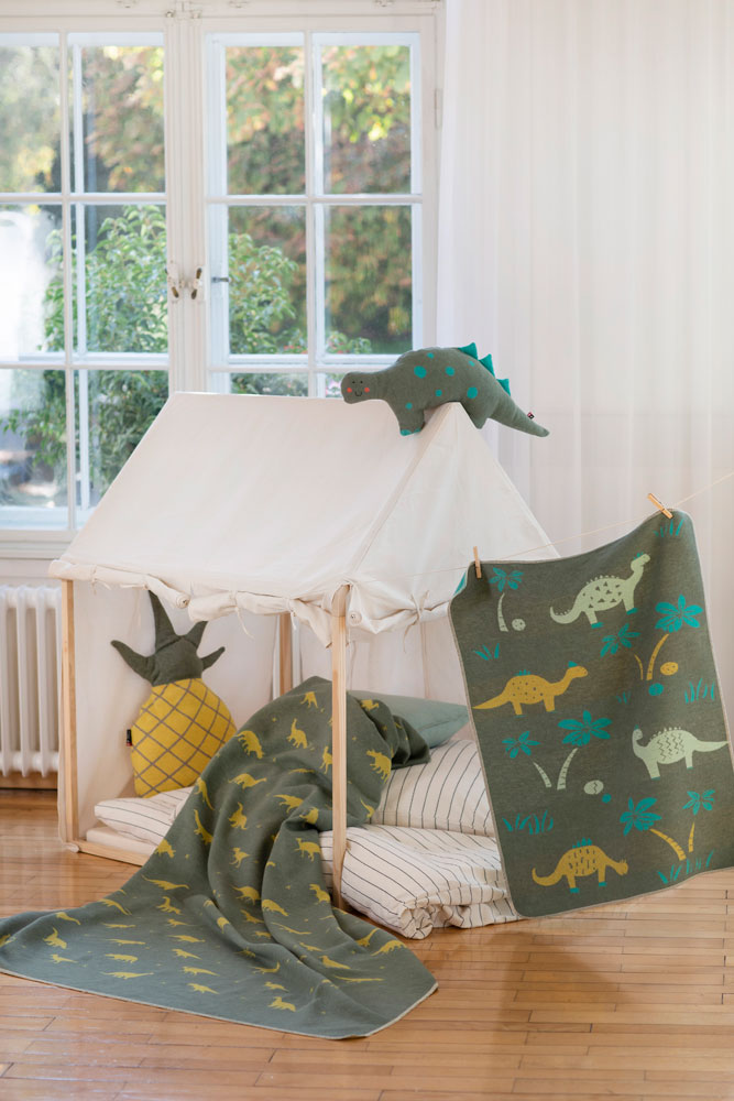 JUWEL kid blanket "dinosaurs allover" in . Blanket made by David Fussenegger , a family-run mill in Austria.