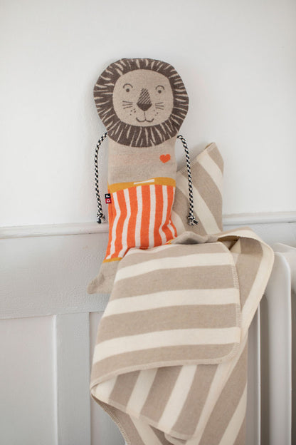 JUWEL puppet/blanket SET "lion" in . Blanket Puppet made by David Fussenegger , a family-run mill in Austria.
