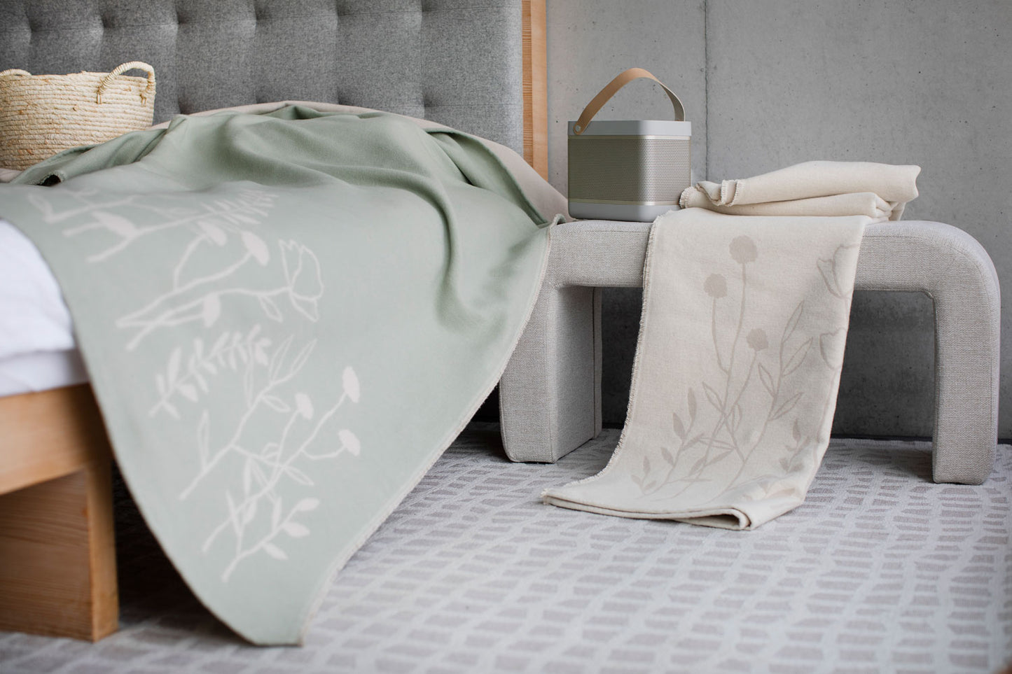 AMBER throw "floral" organic cotton