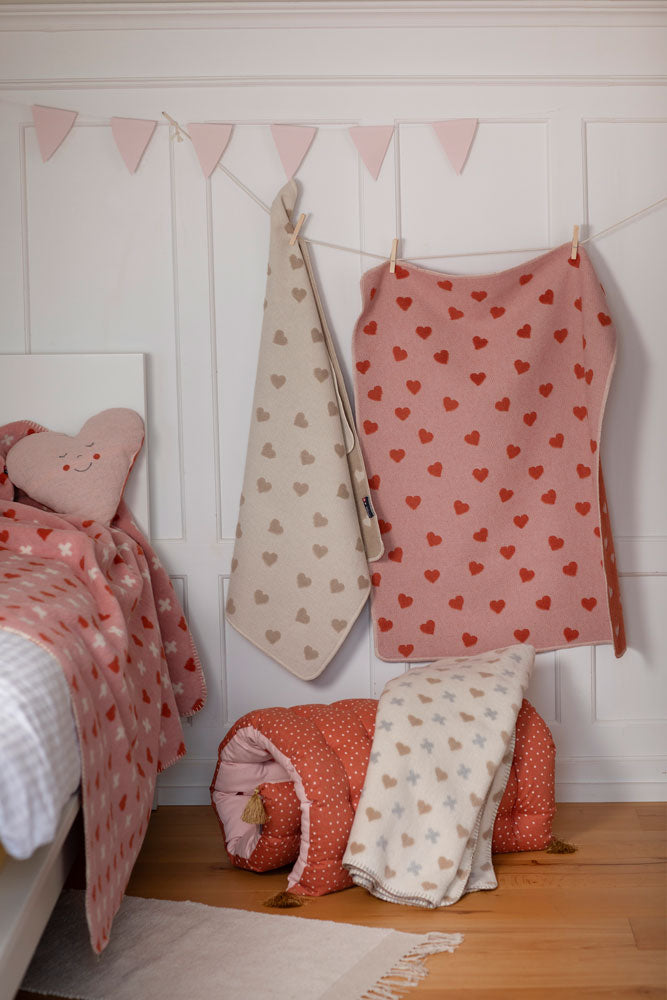 CARLA baby blanket "hearts allover" in . Blanket made by David Fussenegger , a family-run mill in Austria.