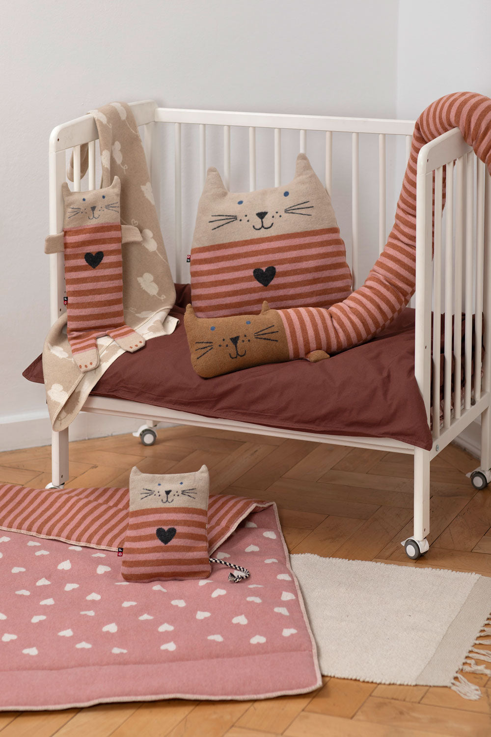 JUWEL play mat padded "hearts allover"