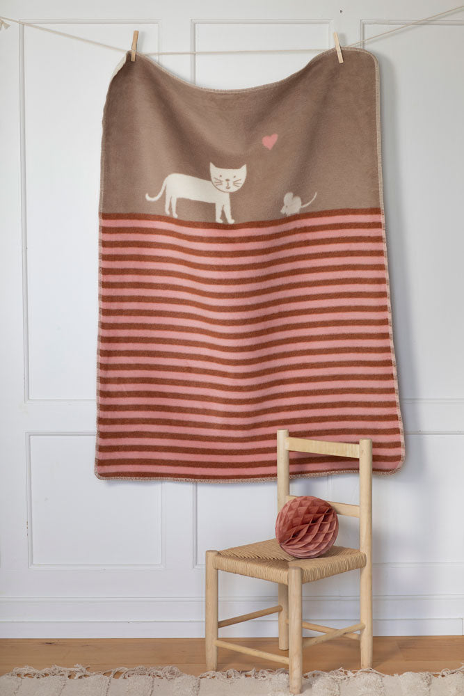 MAJA baby blanket organic "cat" in . Blanket made by David Fussenegger , a family-run mill in Austria.