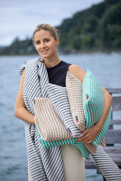 RIVA throw "fine lines"