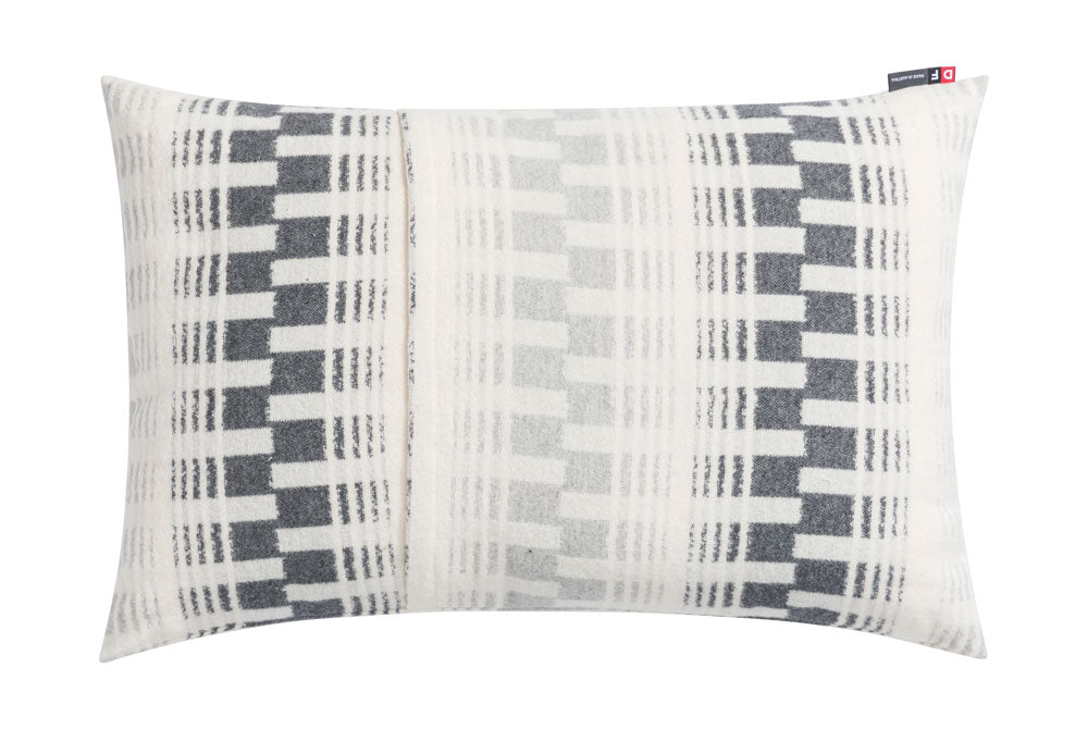 JADE cushion cover "geometric stripes" organic cotton in . Cushion Cover made by David Fussenegger , a family-run mill in Austria.