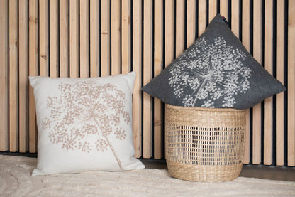 JADE cushion cover "single umbel" organic cotton in . Cushion Cover made by David Fussenegger , a family-run mill in Austria.